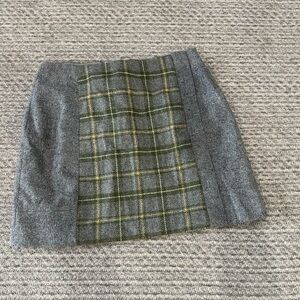 BANANA REPUBLIC Wool Gray Plaid mini skirt, NWT!